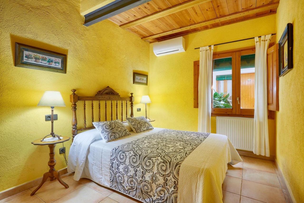 Casa Rural Can Coll Garriguella Eksteriør billede