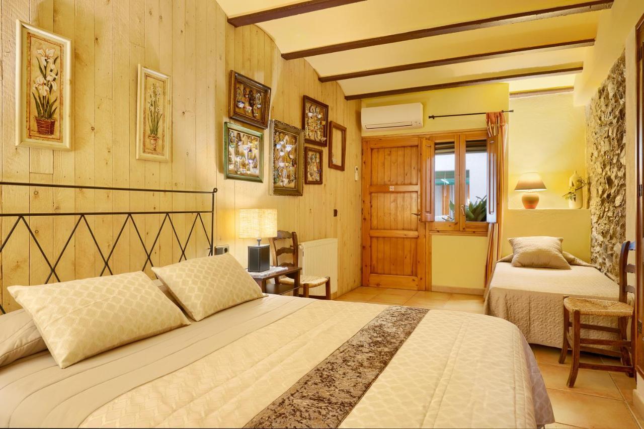Casa Rural Can Coll Garriguella Eksteriør billede